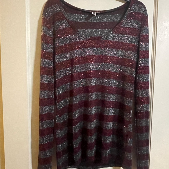 BKE Tops - BKE long sleeve top with glitter.  Silver and red. Size XL good condition.